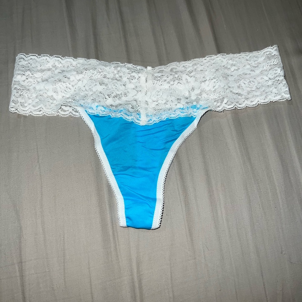 VICTORIA SECRET THONG
